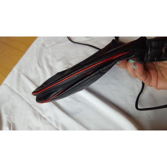 Vintage BETTINA Black with Red Piping‎ Leather purse, EUC, size small - Picture 10 of 12